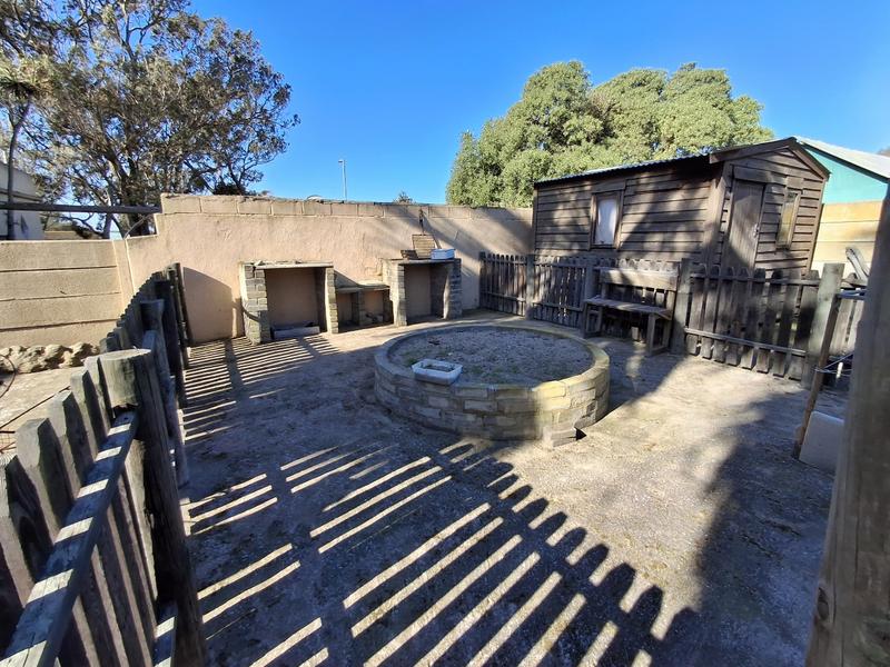 5 Bedroom Property for Sale in Stompneus Bay Western Cape